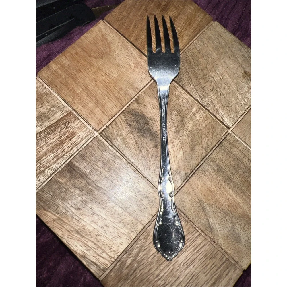 Vintage Oneidaware Stainless Fork ~7.25